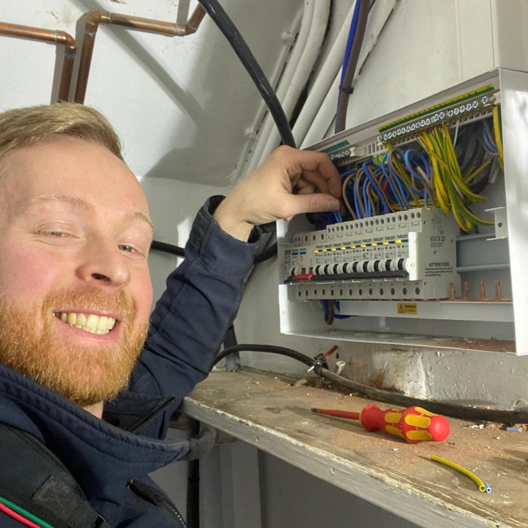 Fusebox electrician near me
